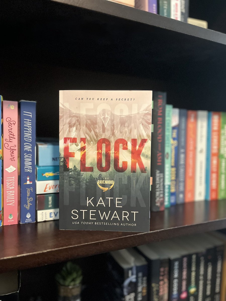 Bookaholics_Pod's tweet photo. This month we read Flock! Being a popular book, we wanted to take a dive with Sean, Dominic and Cecelia to see what the hype is about and boy did it live up to the hype. 
A new episode is out now!
#bookaholics #podcast 
#trending #booklover #flock #ravenhood https://t.co/hMpHuQBpKe