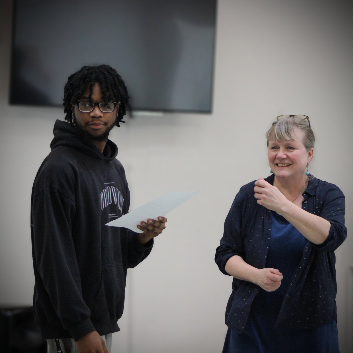 allinactors's tweet photo. We were fortunate to have Helen Stanley, Artistic Director of Lewisham Youth Theatre run a workshop for our talented ACT 3 students a couple of weeks ago.
#AllInActors
#LewishamYouthTheatre
#Actors
#Acting
#Training
#Dramatraining
#Drama
#Actortraining
#dramaschool https://t.co/yvWAVGf9SD