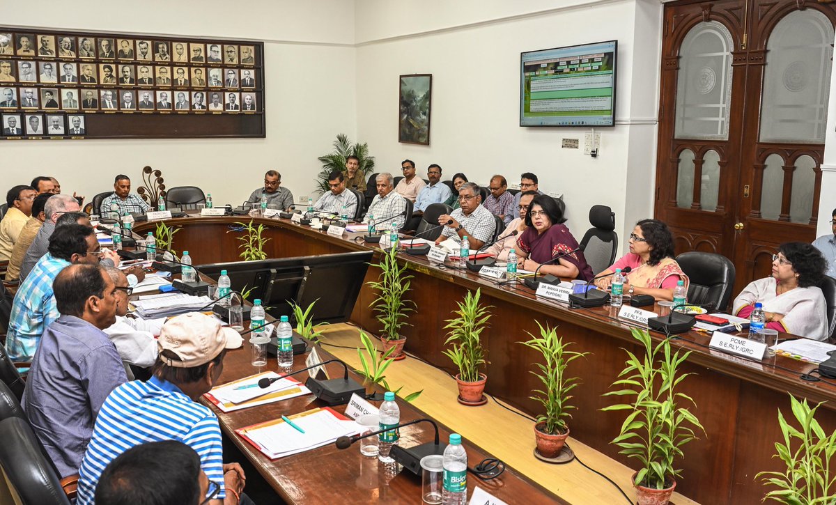 Railwhispers's tweet photo. @GMSERAILWAY held the 2-day #PNM Meeting with the representatives of the #SERMU regarding discussion &amp; solution of staff related issues at @serailwaykol HQs, Garden Reach on 23/24.05.2023. Principal Head of the Departments were also present during the meeting.
@RailMinIndia https://t.co/2gUD9LbIet