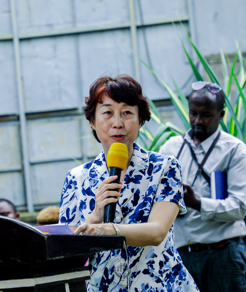 OPDD_Burundi's tweet photo. l'Ambassadrice de Chine au Burundi qui était accompagnée de son staff et de l'équipe de la Mission Médicale Chinoise a précisé que ce geste est posé dans le contexte de la célébration de la Journée Mondiale de l'Enfance  prévue dans les prochains jours. https://t.co/oEdsoTxg5c