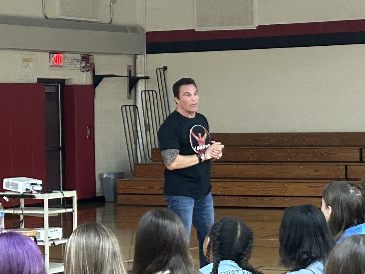 Durgee JHS students listen to Champion Marc Mero speak about the importance of making good Choices in life. Go BEES!!! @DurgeeNews @BCSDBEES @MarcMero  #Choices
