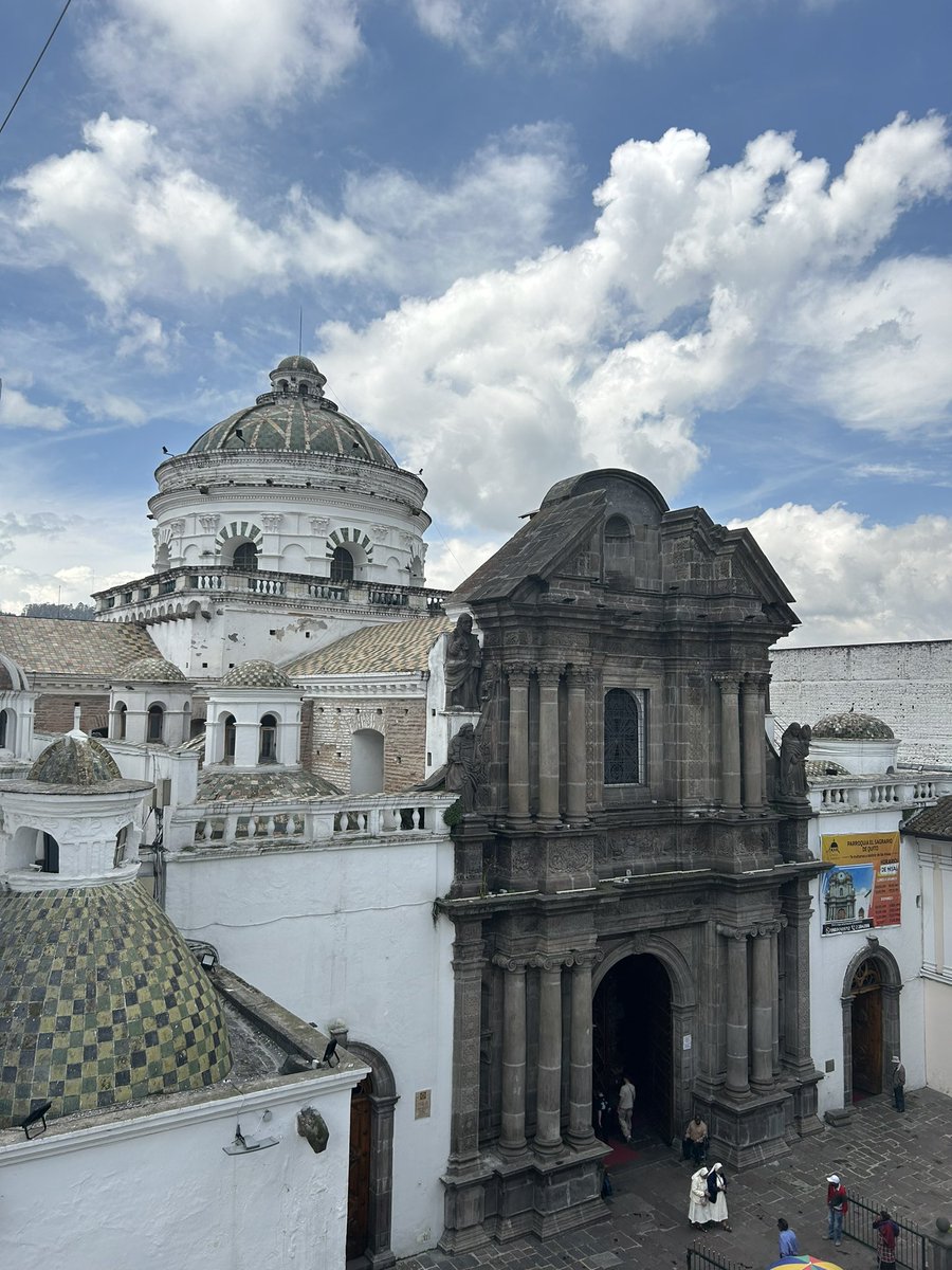 ArtCris_'s tweet photo. Las vistas desde el @CentroCulturalQ 😍 Nuestra riqueza cultura y patrimonial. #Quito #Ecuador 🇪🇨 https://t.co/9KpAQJeMxu