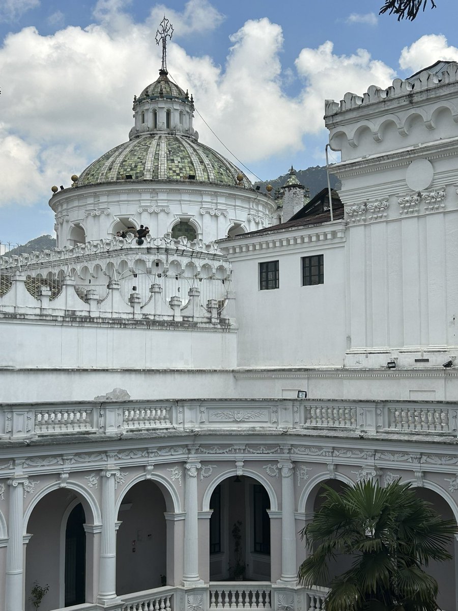 ArtCris_'s tweet photo. Las vistas desde el @CentroCulturalQ 😍 Nuestra riqueza cultura y patrimonial. #Quito #Ecuador 🇪🇨 https://t.co/9KpAQJeMxu