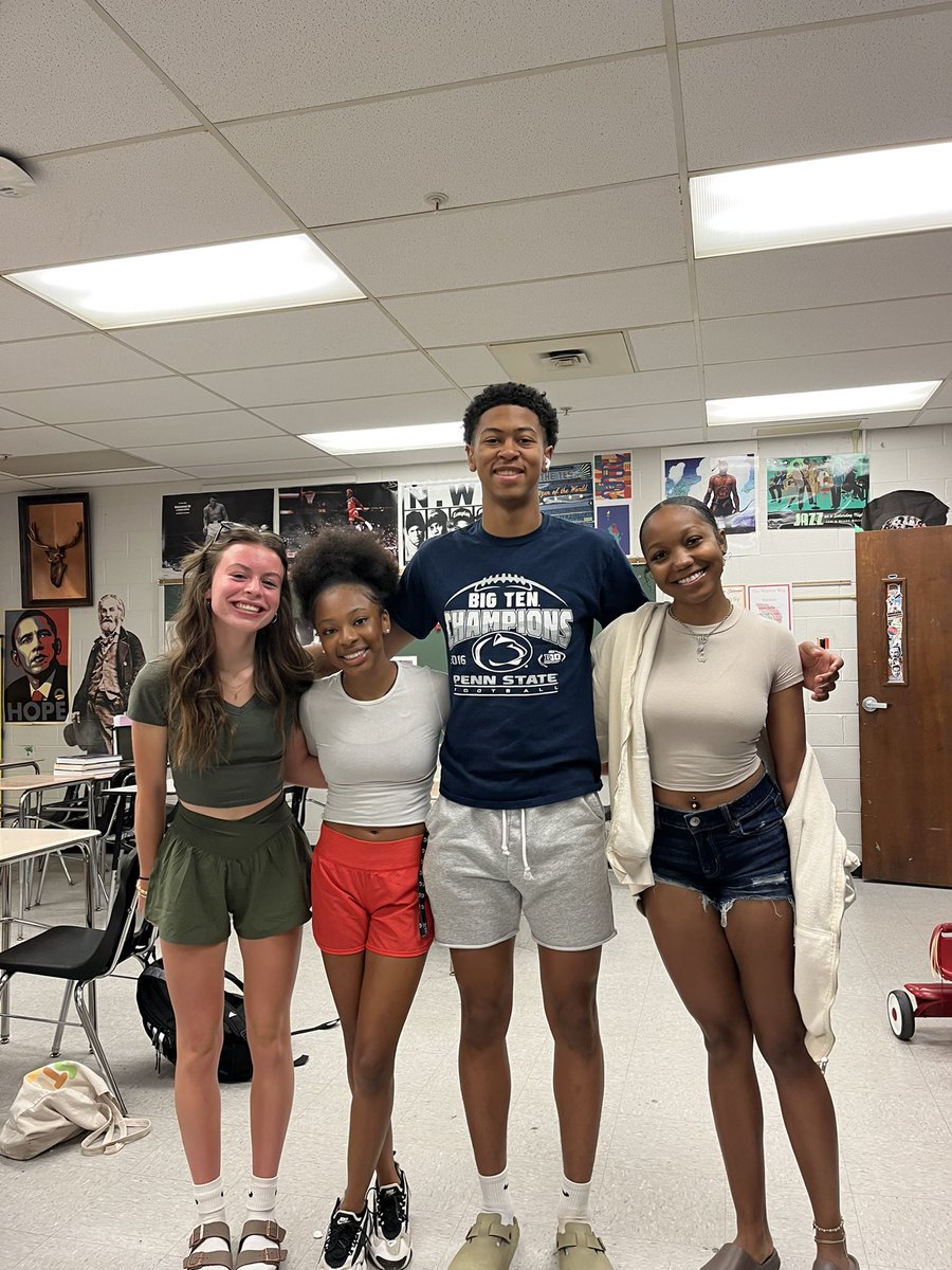 Glad to become one of the four Class officers for the class of 2024. Excited to share my ideas and have a great senior year.  <a href="/WNHS_Warriors/">WNHS_Warriors</a> <a href="/WNHS_WadeArgus/">Shayna Wade-Argus</a> 🟡🔴🟡🔴
