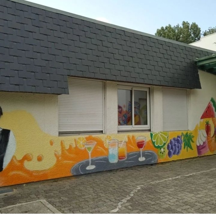 Lautreamont65's tweet photo. Oh la belle fresque murale des formations de Lautréamont sur le mur de l'internat ! 
Bravo et merci aux étudiants de M1 de l'@inspeTop du site de #tarbes, à Maud pour ce projet collaboratif, un magnifique cadeau dans le cadre du projet Graf'urbain @DSDEN65 @DAACToulouse @AnneM_V https://t.co/4Aqo5Eifj9