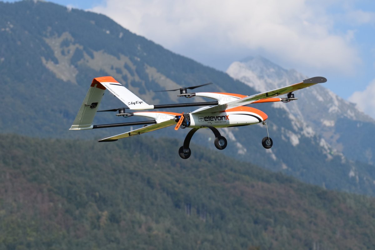 robotron2500's tweet image. SkyEye Sierra VTOL – Unmanned Aerial Vehicle–Mapping to Surveillance Missions: · It can carry up to 3 kg of payload. Range (at Cruise) 320 KM = 198.84 miles .Endurance (at Cruise) 3 hrs. Electric – 5 hrs. Gas. ozrobotics.com/shop/vtol/?ref…
.
#drones 
#mappingdrones
#militarydrones
#UAV