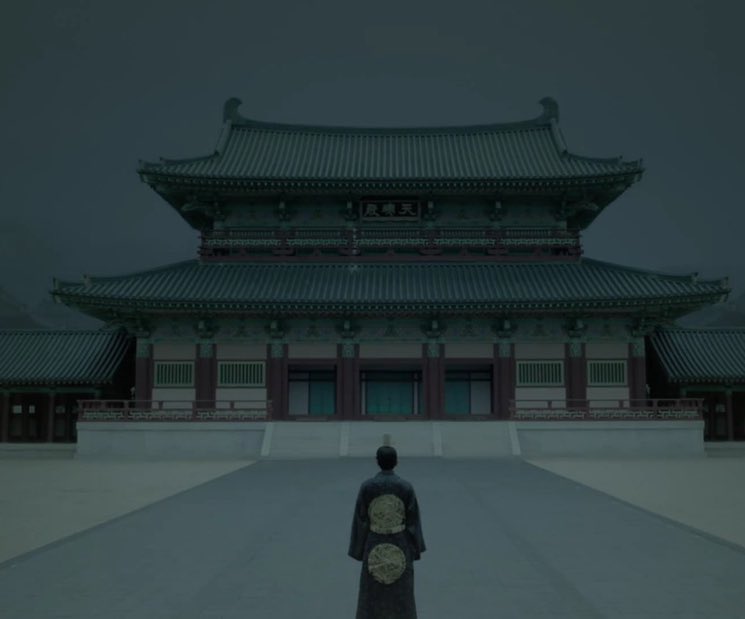 𝘉𝘭𝘶𝘦 *✿ ft.IU tweet media
