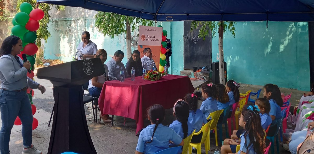 ayudaenaccion's tweet photo. 🤔¿Sabéis lo que es una Bebeteca? ¡Os lo explicamos! 

👶🏽Son espacios recreativos y educativos para niños y niñas desde los 0 hasta los 7 años donde se comienza a estimular el gusto por la lectura y así desarrollar su imaginación, comunicación y lenguaje🧏🏼 https://t.co/ewNW6jpbHI