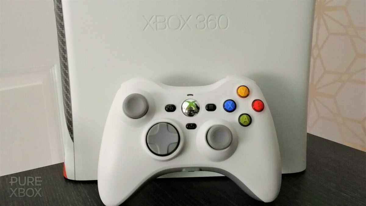 purexbox's tweet photo. Review: Hyperkin Xenon Controller - An Amazing 360 Throwback For Xbox One, Series X|S https://t.co/ZUZ3dQUDCj #Xbox #HyperkinXenon #Xbox360 #XboxSeriesX #XboxSeriesS #XboxOne https://t.co/0weSw1N4SW