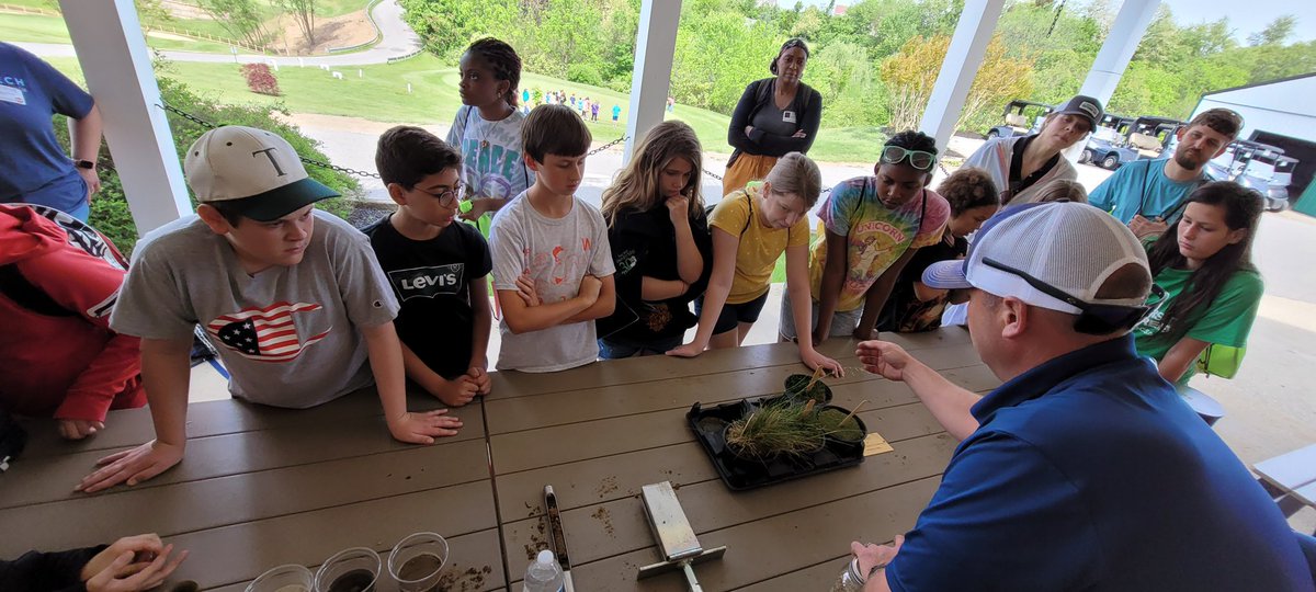 Lauren Thompson tweet media