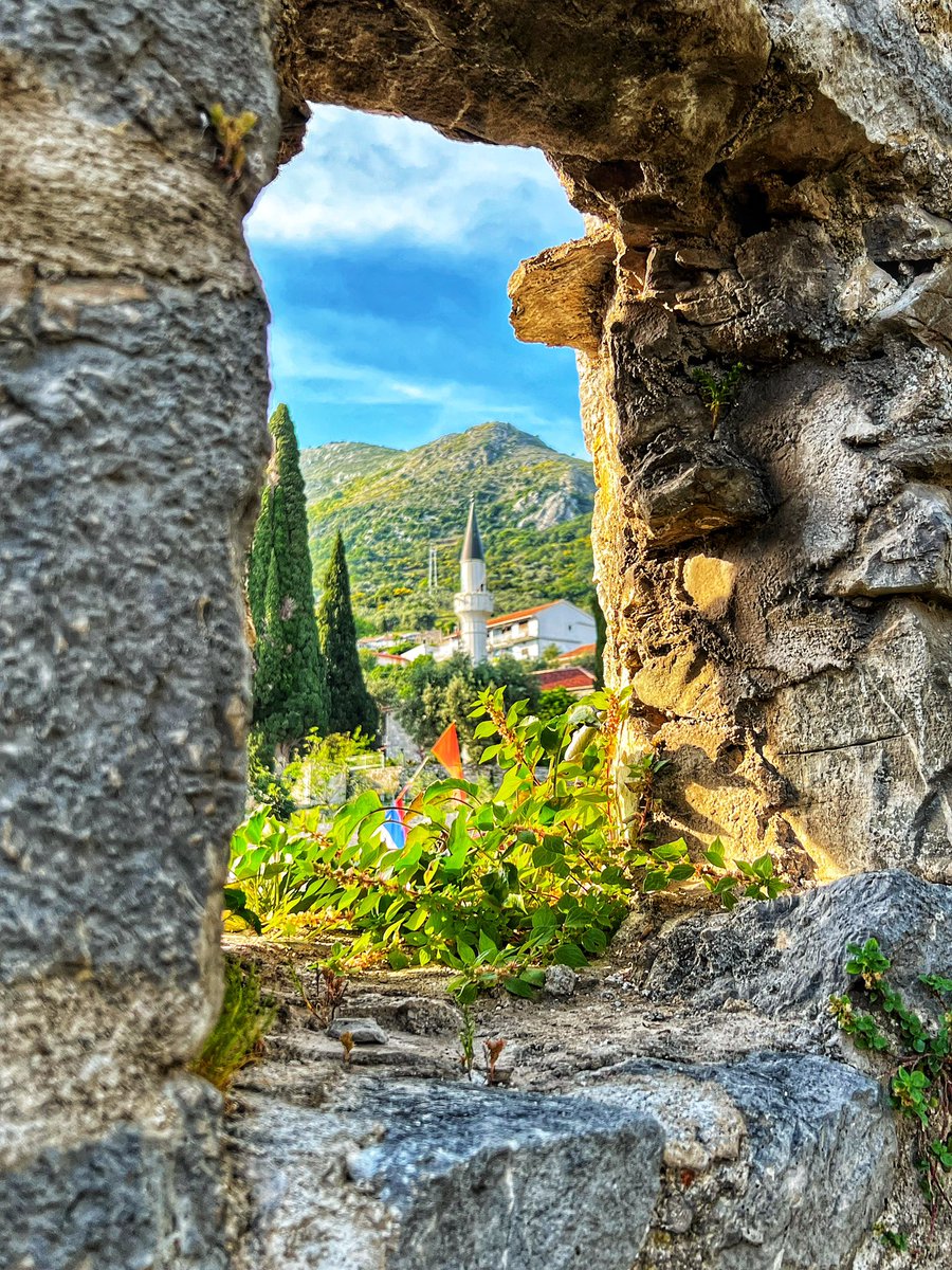 Gosia_Gorczyca's tweet photo. Miasto duchów i ruin… #StariBar #Montenegro #Czarnogóra #spring #holiday https://t.co/P7zUm25rw2