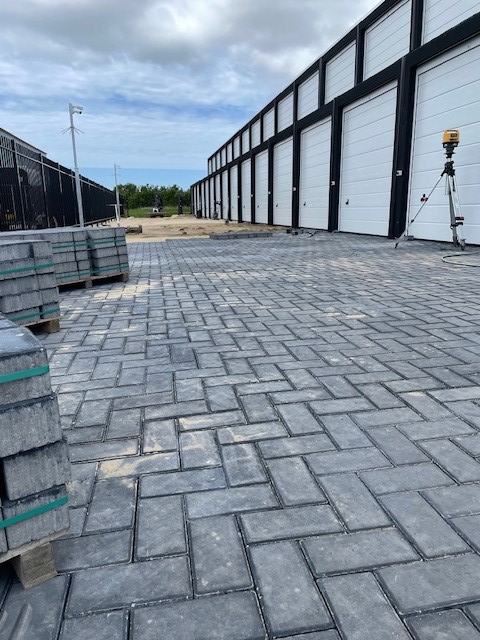 pnogaragebox's tweet photo. Deze week zijn ze druk bezig met het straatwerk op De Lus 7, Schagen. 

#pnogaragebox #werkruimte #opslagruimte #stalling #loods #schagen #garagebox https://t.co/9S2eq77y2W