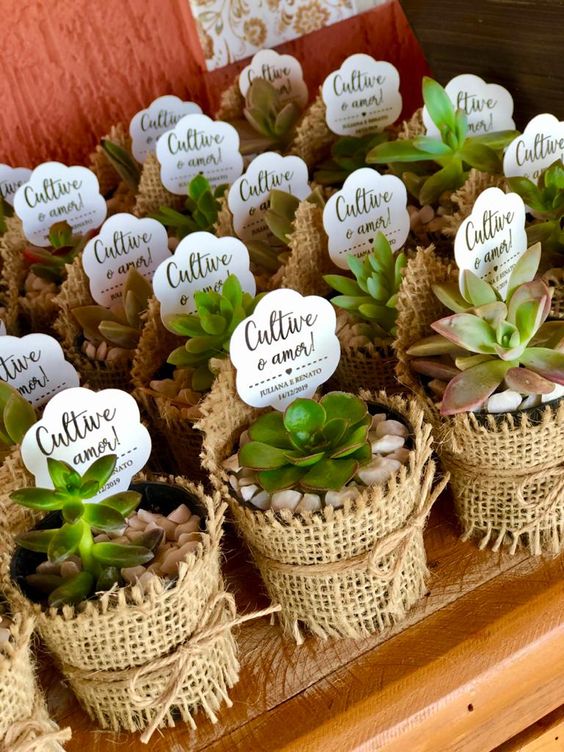 Berburudsknan's tweet photo. Ide Souvenir Pernikahan Tema Rustic Serba 1000-an.

Save aja dulu nikahnya soon! https://t.co/6Krc3DnQ4t