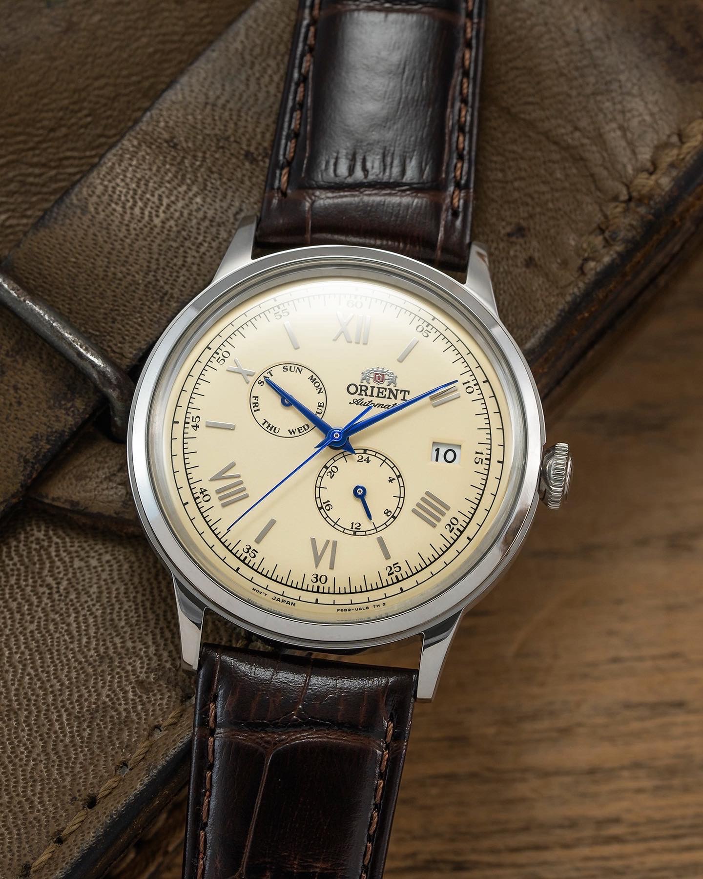 Orient bambino shop day date