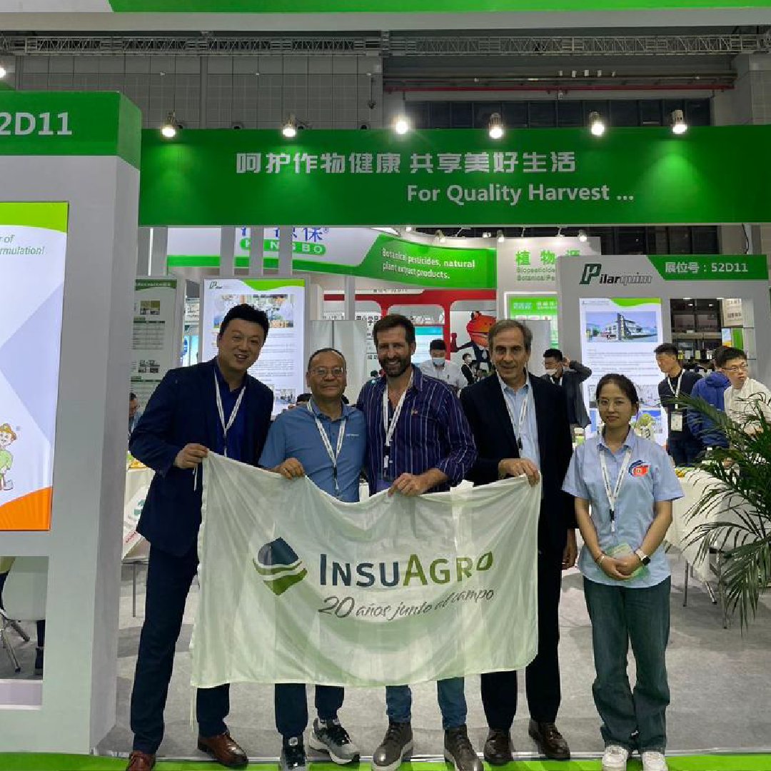 𝗜𝗻𝘀𝘂𝗮𝗴𝗿𝗼 𝗱𝗶𝗰𝗲 𝗽𝗿𝗲𝘀𝗲𝗻𝘁𝗲 𝗲𝗻 𝗖𝗵𝗶𝗻𝗮 🇨🇳

Nos encontramos en 𝗖𝗔𝗖 𝗦𝗵𝗮𝗻𝗴𝗮𝗶 👉 una de las ferias más grandes de 𝗔𝗴𝗿𝗼𝗾𝘂í𝗺𝗶𝗰𝗼𝘀 del mundo, donde participan las empresas productoras más importantes.