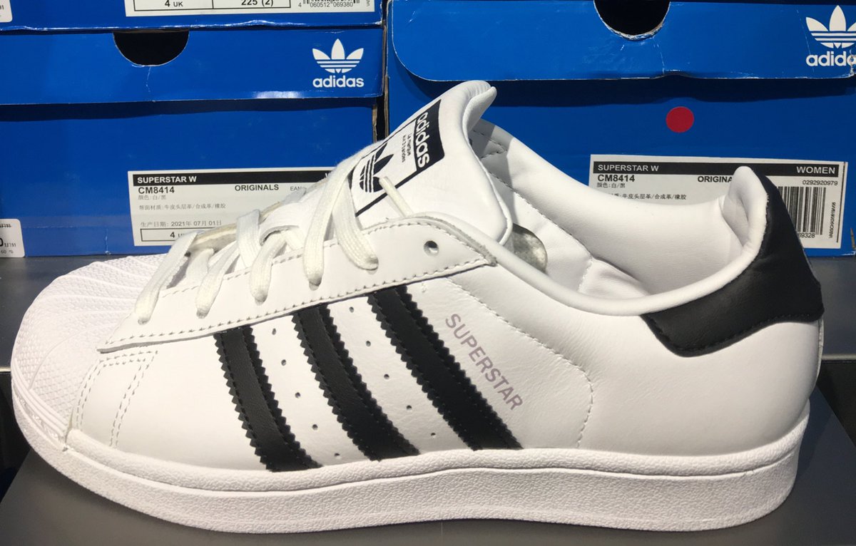 เปิด pre-order รองเท้า Adidas Superstar
 สี: black /white ของแท้นำเข้า

(สินค้า 💯 + พร้อมกล่อง) 

2,990 ฿✅ (ราคาเต็ม 4800฿❌) 

จัดส่งฟรี🚚💨💨 รอสินค้า 7-10วัน

สั่งซื้อสินค้า dm ka.

#รองเท้าผ้าใบ #รองเท้ามือสองของเเท้ #ส่งต่อรองเท้า #รองเท้า #รองเท้าadidas #Adidas #รอรล่ม