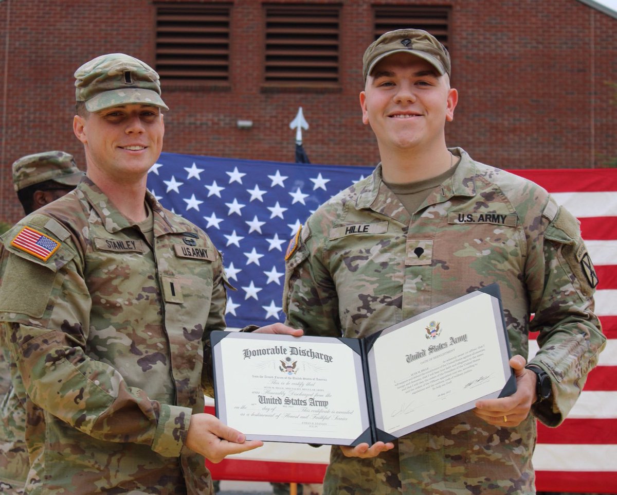2_14Infantry's tweet photo. Congratulations to SPC Seth Hille for re-enlisting for 4yrs, stabilizing at Drum for 2yrs, and receiving a Selective Retention Bonus! #climbtoglory #courageandhonor #rotl https://t.co/fQvNC4oZPR