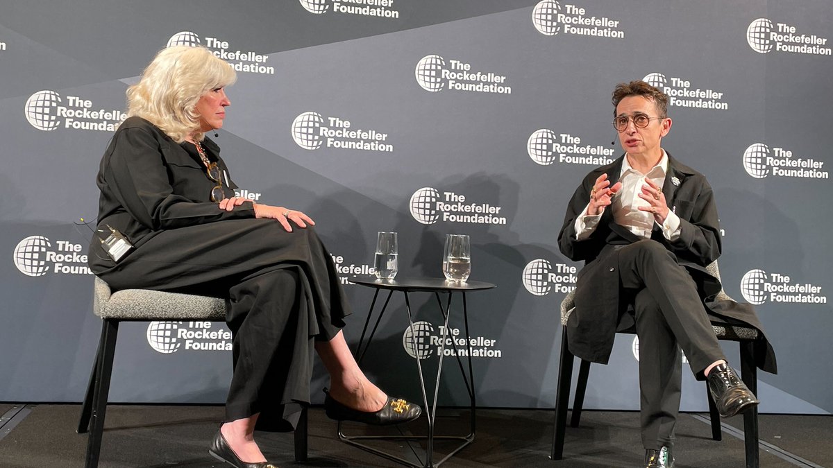 Totalitarianism deprives people of the ability to have opinions, explains @NewYorker's @mashagessen to @RockefellerFdn's @emoconnor.

This has huge implications, not only on how we think about Russia but how we make policy.

#RFis110