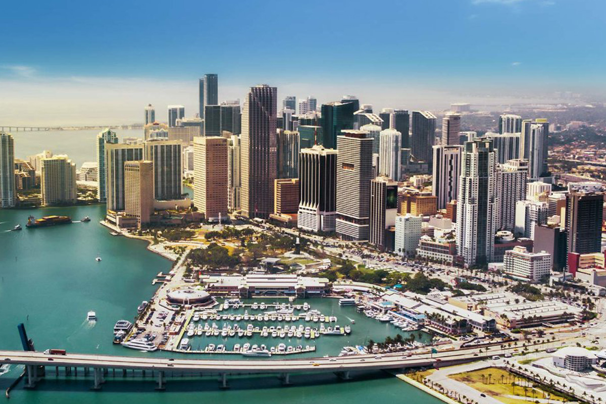 🧳#Miami registra📊cifras récord de visitantes en 2022

➡️El #GMCVB anunció que el año pasado hubo más de 26.5 millones de visitantes y que los ingresos económicos fueron superiores a los 20.800 millones de dólares.👇

mensajero.com.ar/2023/05/23/mia…