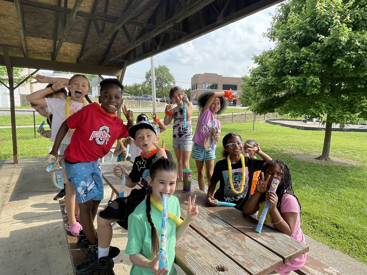 april_bray's tweet photo. Kids love the popsicle station - Thank You Misty Graham for donation them! https://t.co/KCl99THoq7