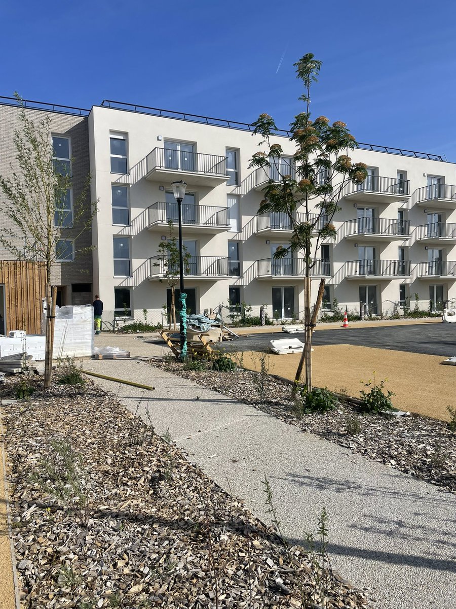 BenSolier's tweet image. Ce matin visite prévention sécurité à la demande des agents sur la réception d’un collectif sur la commune de St Leu d’Esserent 
Partage de connaissances entre jeunes embauchés et plus expérimentés 
Ma dernière VPS à @enedis_picardie avant de mettre le cap à l’Ouest.