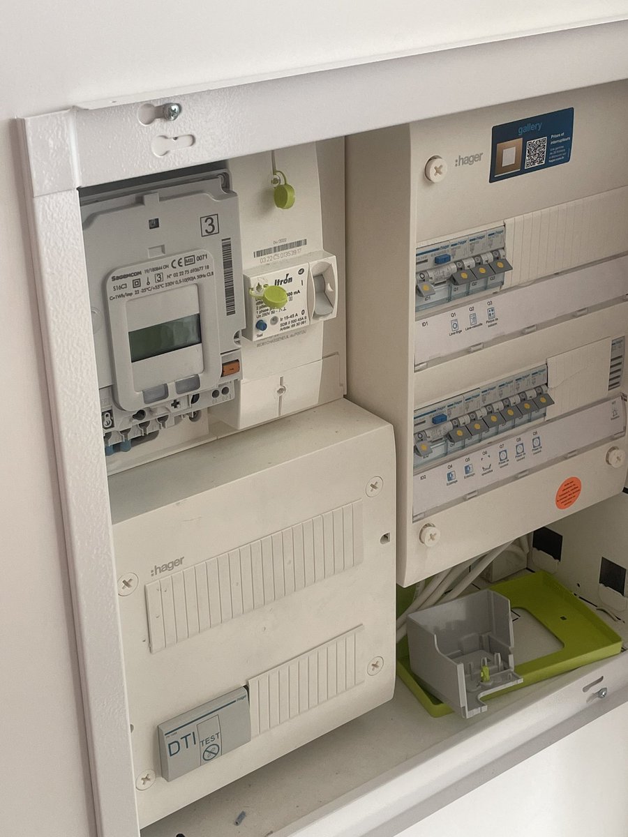 BenSolier's tweet image. Ce matin visite prévention sécurité à la demande des agents sur la réception d’un collectif sur la commune de St Leu d’Esserent 
Partage de connaissances entre jeunes embauchés et plus expérimentés 
Ma dernière VPS à @enedis_picardie avant de mettre le cap à l’Ouest.