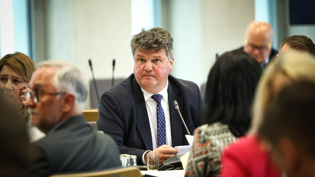 MSWiA_GOV_PL's tweet photo. 📌 W #Sejm wiceszef #MSWiA @WasikMaciej bierze udział w posiedzeniu Komisji Administracji i Spraw Wewnętrznych, podczas którego przekazuje informacje o realizacji w 2022 roku #ProgramModernizacji @PolskaPolicja, @Straz_Graniczna, @KGPSP i @SOP_GOV_PL w latach 2022-2025. https://t.co/WYrKRmXlnp
