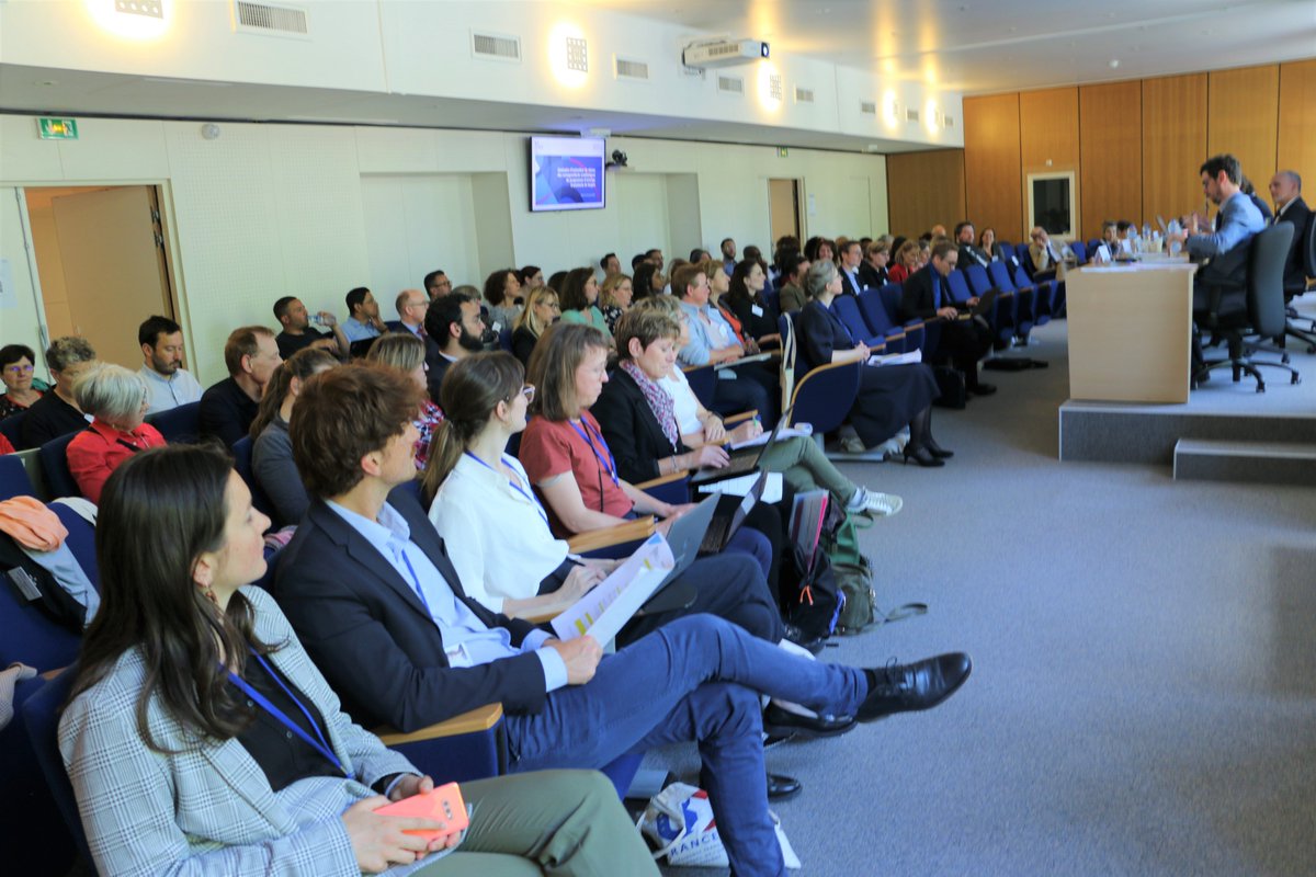 Hervé  Ferrage, directeur général adjoint de
<a href="/FEI_sevres/">France Éducation international</a> a ouvert cet après-midi le séminaire des correspondants académiques en charge du programme d’échange  d’#assistantsdelangue, coorganisé avec @eduscol et #IGESR et en collaboration avec <a href="/education_gouv/">Ministère Éducation nationale</a> et <a href="/francediplo/">France Diplomatie 🇫🇷🇪🇺</a>.
