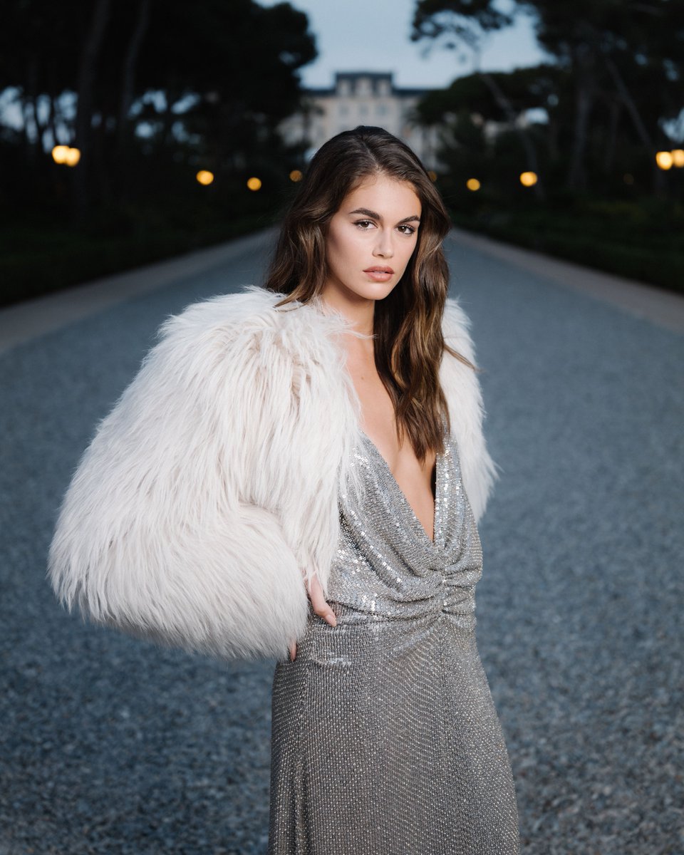highsnobiety on Twitter: "BTS's V, BLACKPINK's Lisa, Kaia Gerber, and