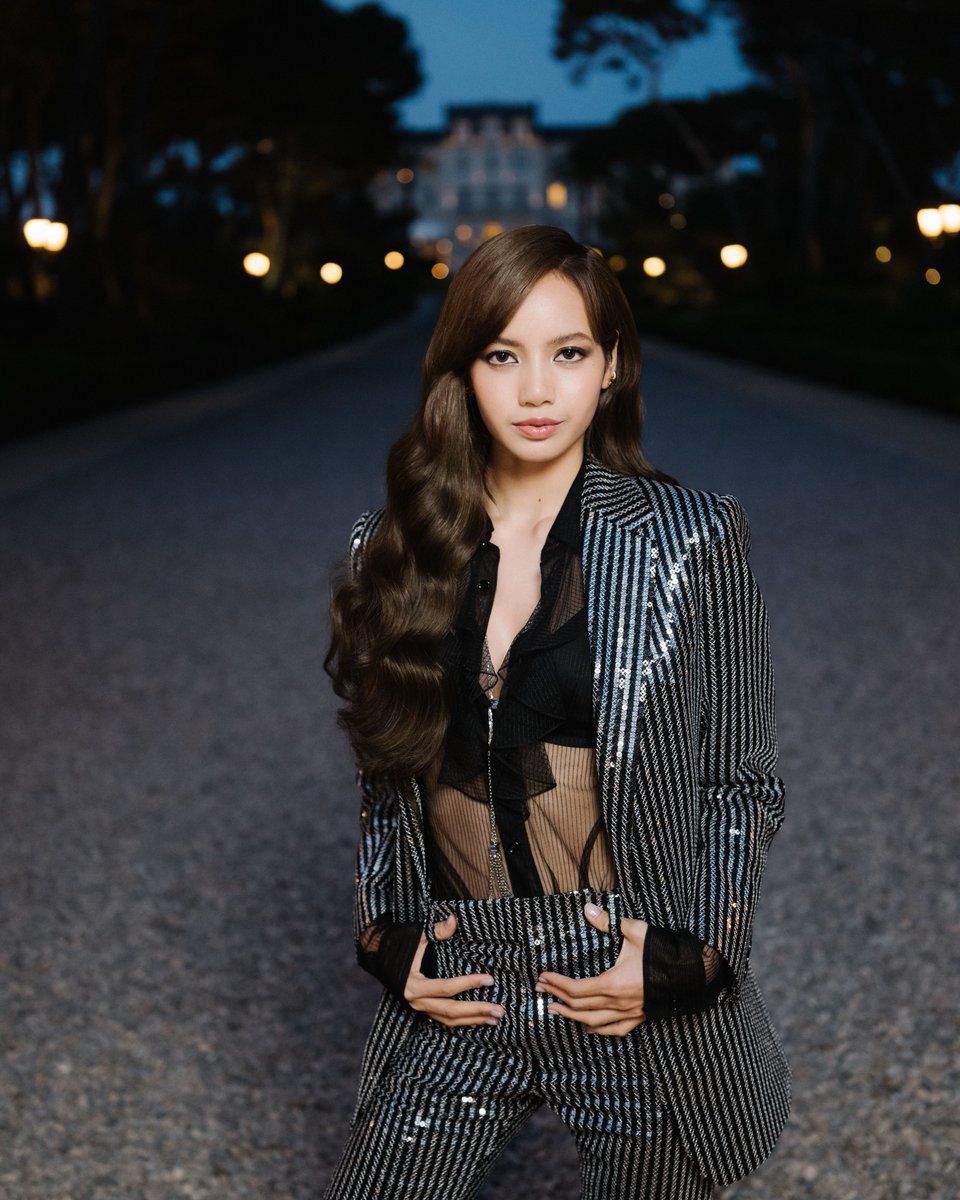 highsnobiety on Twitter: "BTS's V, BLACKPINK's Lisa, Kaia Gerber, and