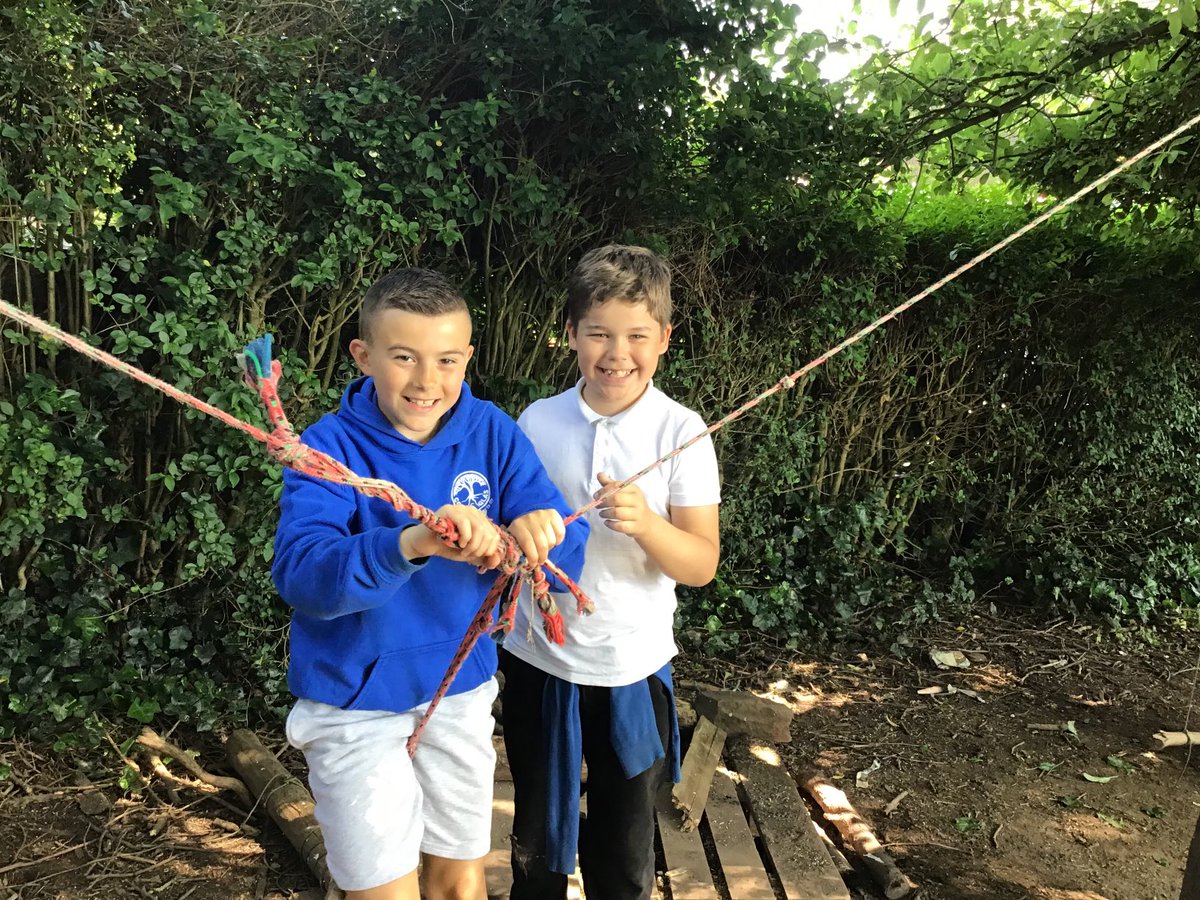Fun at Forest School ⁦<a href="/CoedGlas/">Coed Glas Primary</a>⁩