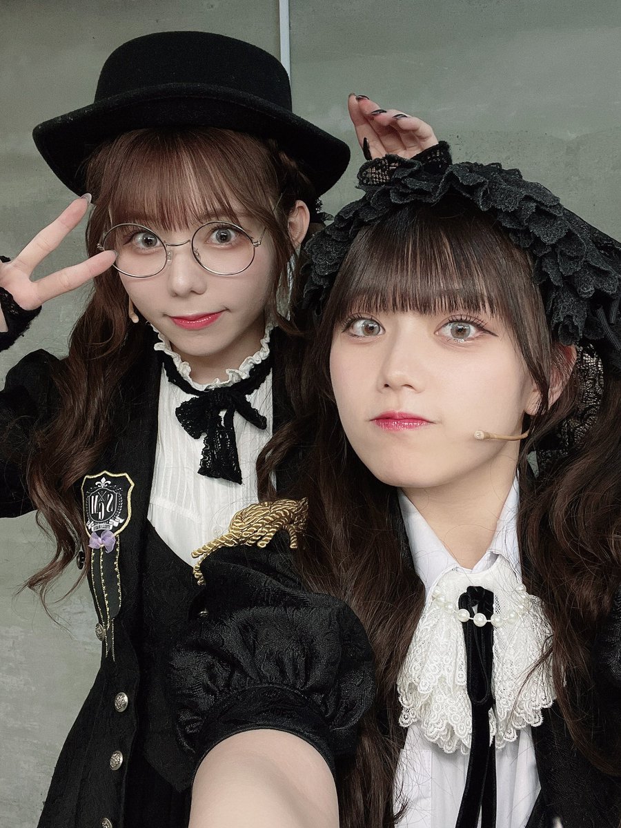 fujunbg_Amy's tweet photo. アガサ生徒会長さん、、、、

あたしの眼帯無くなってるの多分気づいてなーーーーい。
みんなこれは内緒ね

 #生徒会長眼鏡度入ってないんじゃない？！ #実は全然見えてないのかな  #目悪いのかな #ミステリーだー！！！ #x純文学少女歌劇団 #栗捨アガサ https://t.co/1pWLTDEv9n