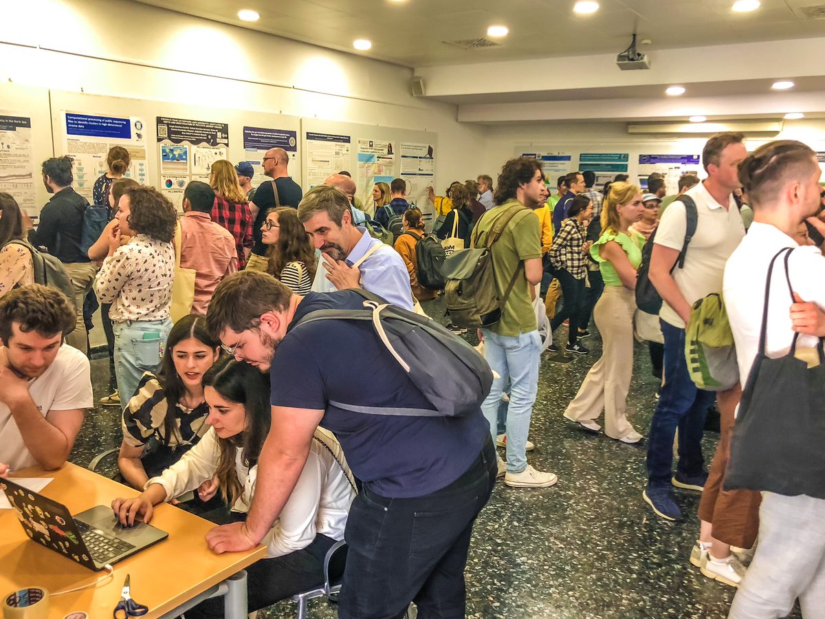 A very crowded first poster session on #viromics #phages #virusdiscovery #virusclassification and #viralinfection at #ViBioM2023 with many interesting discussions.