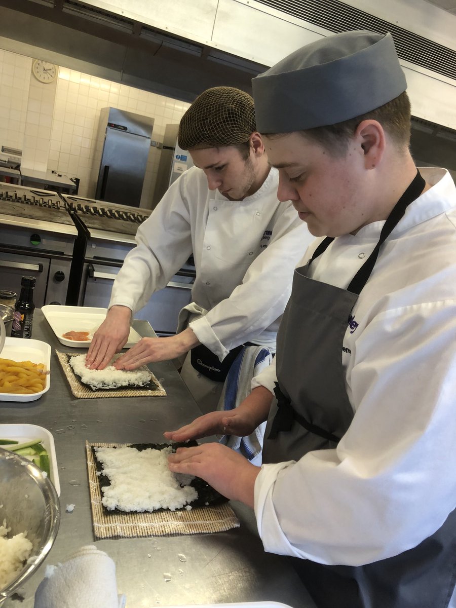 Sushi workshop! <a href="/jochappel4/">Head of Learning @ChichesterCollegeGroup</a> @CrawleyCollege
