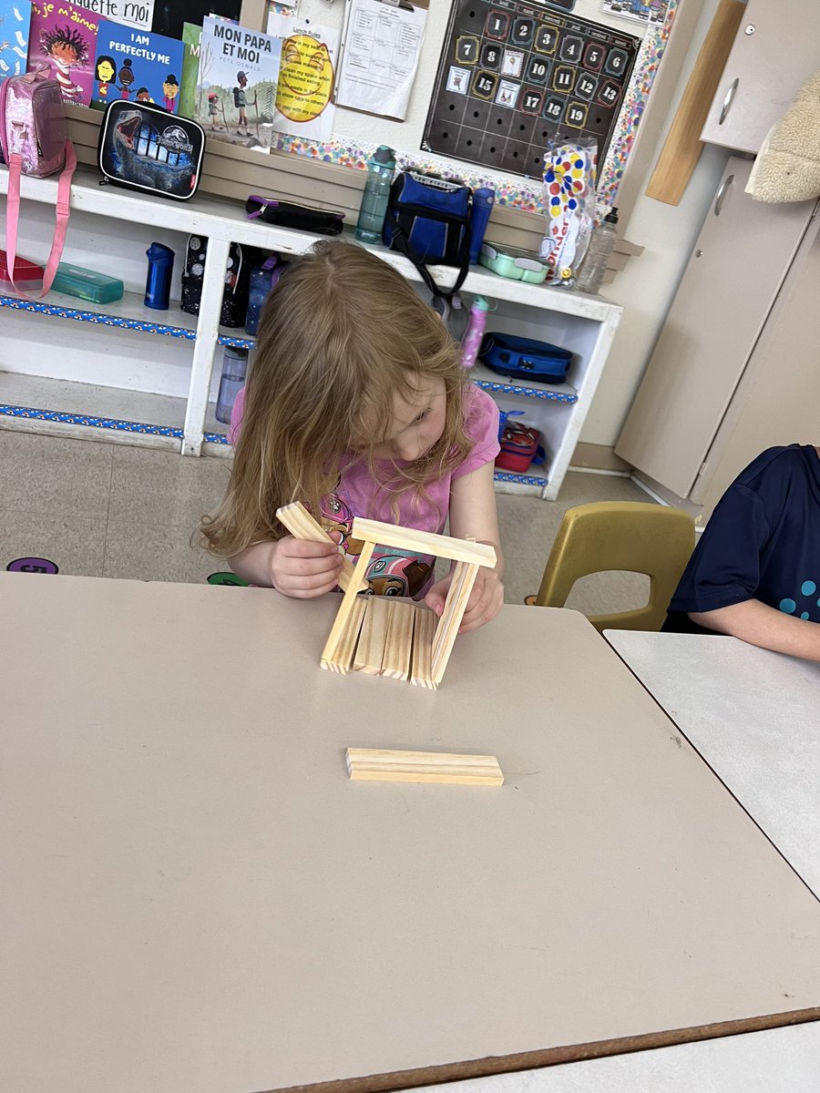 JohnsonMadame's tweet photo. Today we were exploring the movement and manipulation of different materials! Thanks for the support @brilliant_labs https://t.co/gubLkdKRwi