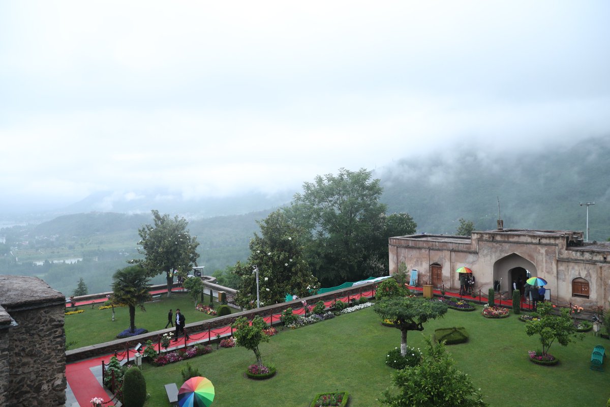 diprjk's tweet photo. #G20Kashmir
Exploring iconic landmarks of the ‘Paradise On Earth ' : Kashmir 

#G20 delegates visit Parimahal , the Abode of Fairies:
Perched upon the Zabarwan range, the most stunning vistas of Dal Lake unfurl from its terraces.
@PMOIndia 
@tourismgoi 
@OfficeOfLGJandK https://t.co/cI3xliE8Gf