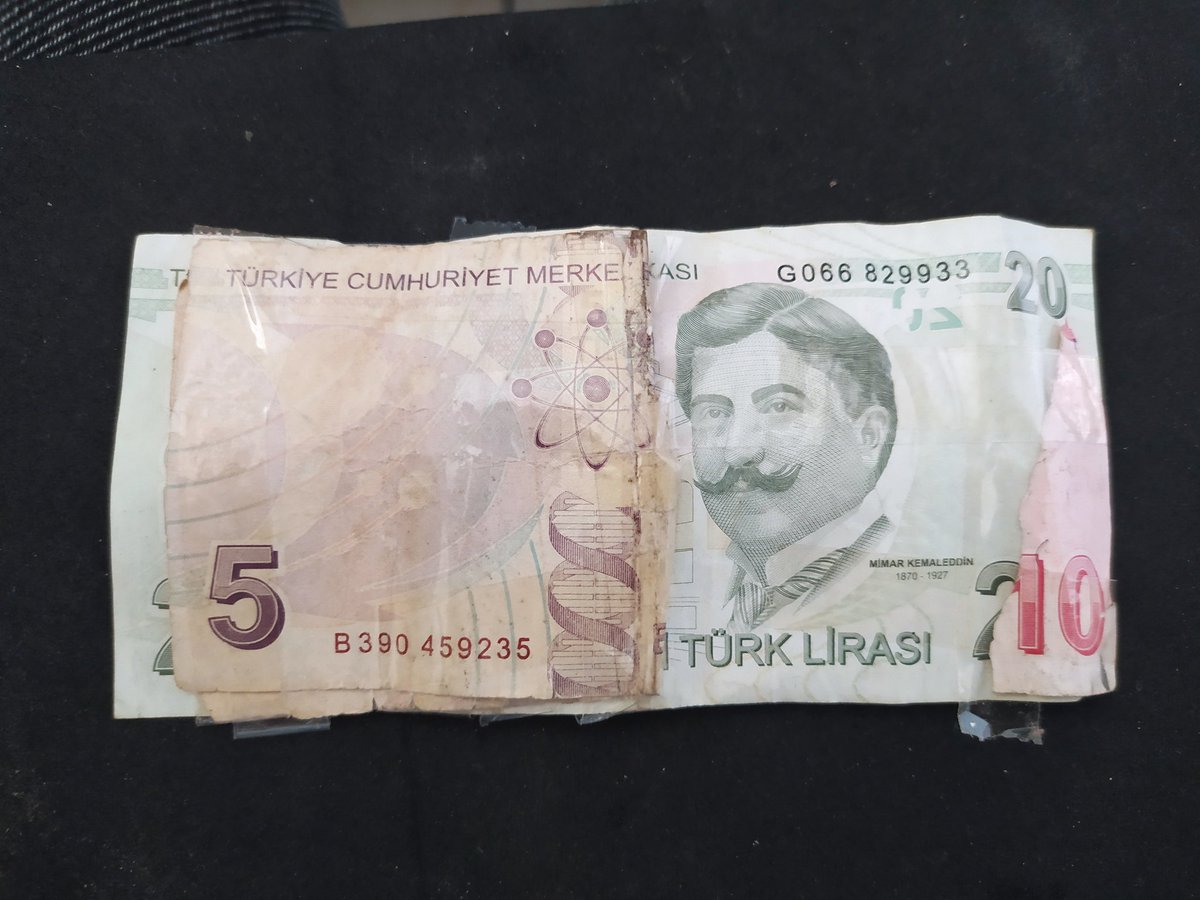 Ayhndve's tweet photo. TL ye değer kazandırmaya çalışıyoruz bizimde hükümet sevgimizi sorgulamayin https://t.co/swjAQVUE8s