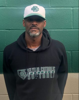 Perez_Sports's tweet photo. BREAKING! 🚨

Elyria Catholic's Terrel Dixon named Division II Lorain County Coach of the Year. @ECHSAthletics @MJournalSports https://t.co/XkWP11C9k2