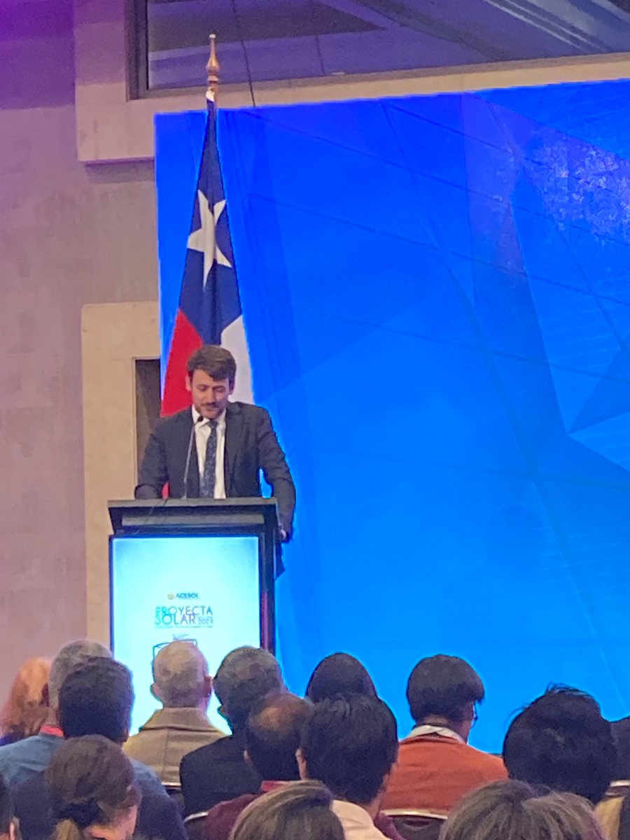 Agencia__SE's tweet photo. En #ProyectaSolar 2023, el Ministro del @MinEnergia, @DiegoPardow, destacó que en este segundo tiempo del #Gobierno, #Energia está trabajando en pavimentar el camino para un mayor y mejor despliegue de las energías renovables, como la #Solar, en los diversos segmentos https://t.co/zdcxJq8TIp