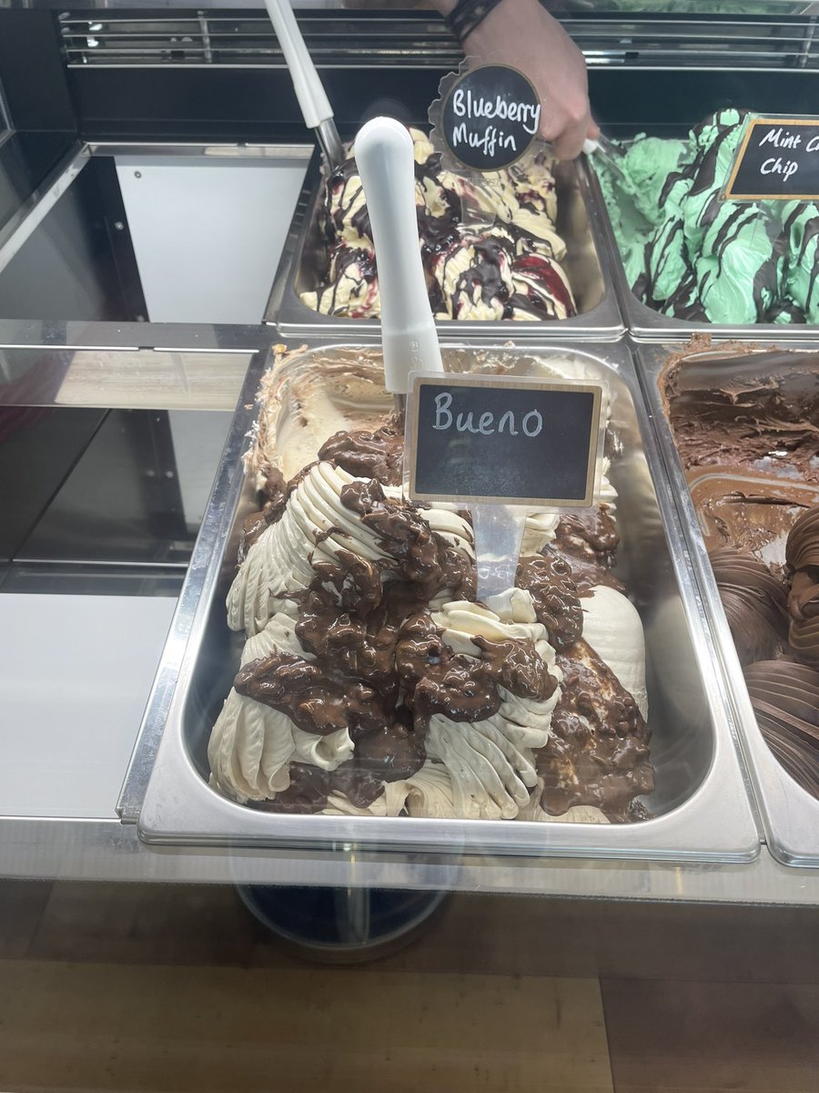 @Tagglanedairy has seriously amazing ice cream
I was tempted to slip a cow in the car boot ha ha 
End of story
Have a cracking day
Keep smiling everyone 

#danielsjourney #MentalHealthAwareness #PositiveVibes #KindnessMatters #motivational #peakdistrict ❤️❤️