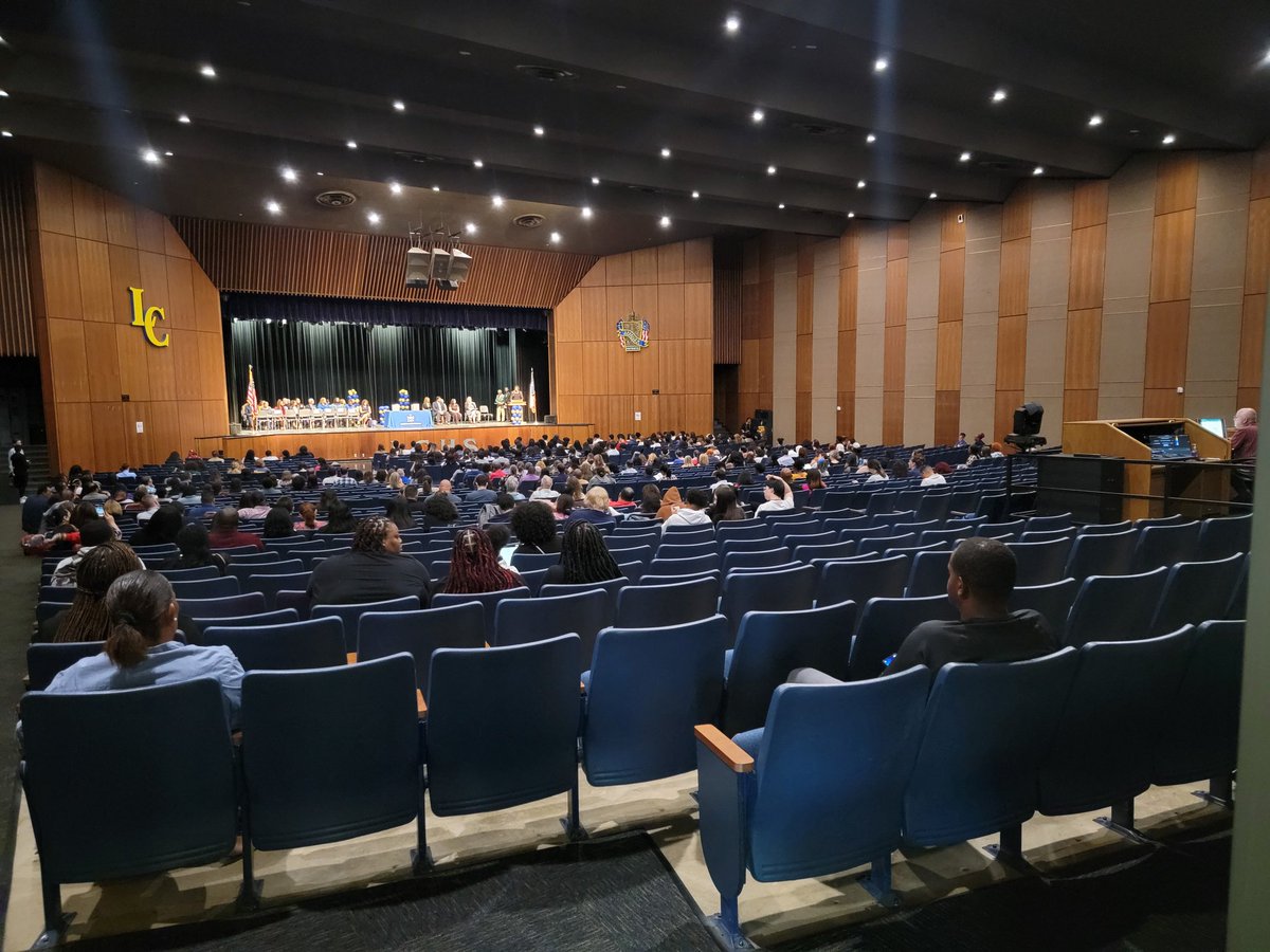 MrsEtalks's tweet photo. Had the pleasure of attending the Lakeview Centennial High School Senior awards! Congratulations Class of 2023! @LCHS_Patriots @LC_Counselors #Classof2023 https://t.co/9gI7DPiedh