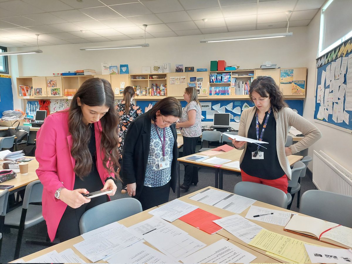 invacadml's tweet image. Second of two very productive afternoons for ML teachers of the 6 Inverclyde secondary schools meeting up to discuss BGE teaching, assessment and moderation, as well as sharing approaches and resources. @CA_modlangdept @SCHSModLangs @NDHS_ModLangs @portmodlangs @SSHS_ModLangs