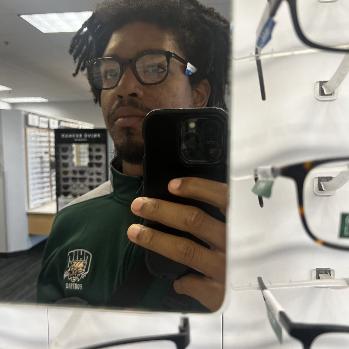 geraldmoore_jr's tweet image. It’s that time of year for an eye exam and new specs. #nerdvibes