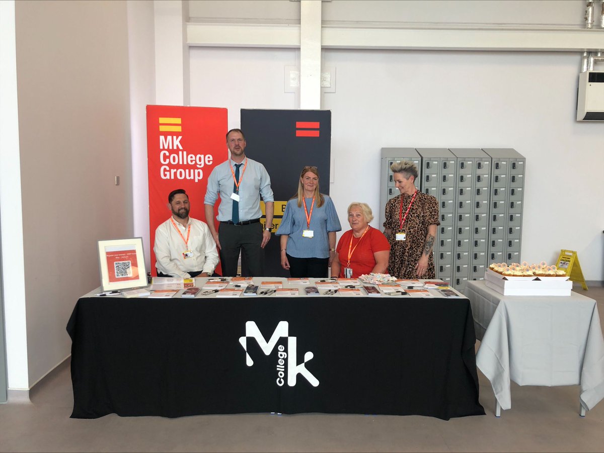 The team ready and waiting with cake to meet and greet people interested in exploring employment opportunities at HMP Fosse Way - the brand new purpose built prison in Leicester! 

Go say hi!

#notjustacollegeinmiltonkeynes #recruitingnow #cakes #recruitmentevent