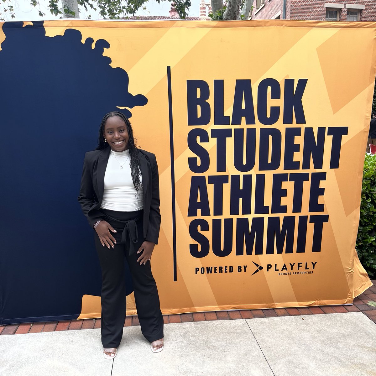 So proud of our girl, Karis German!! 

She will be spending three days in LA this week at the Black Student Athlete Summit 👏

#RollTide