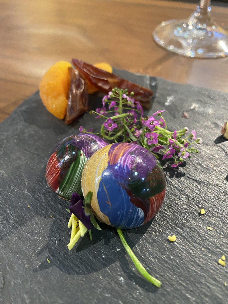 Todo un éxito la cata de oporto y chocolates que impartí anoche! Gracias <a href="/Marioterresr/">Mario Terrés R.</a> x tus deliciosas creaciones y a #RealCompanhiaVelha y a #everestwineandspirits por el apoyo!