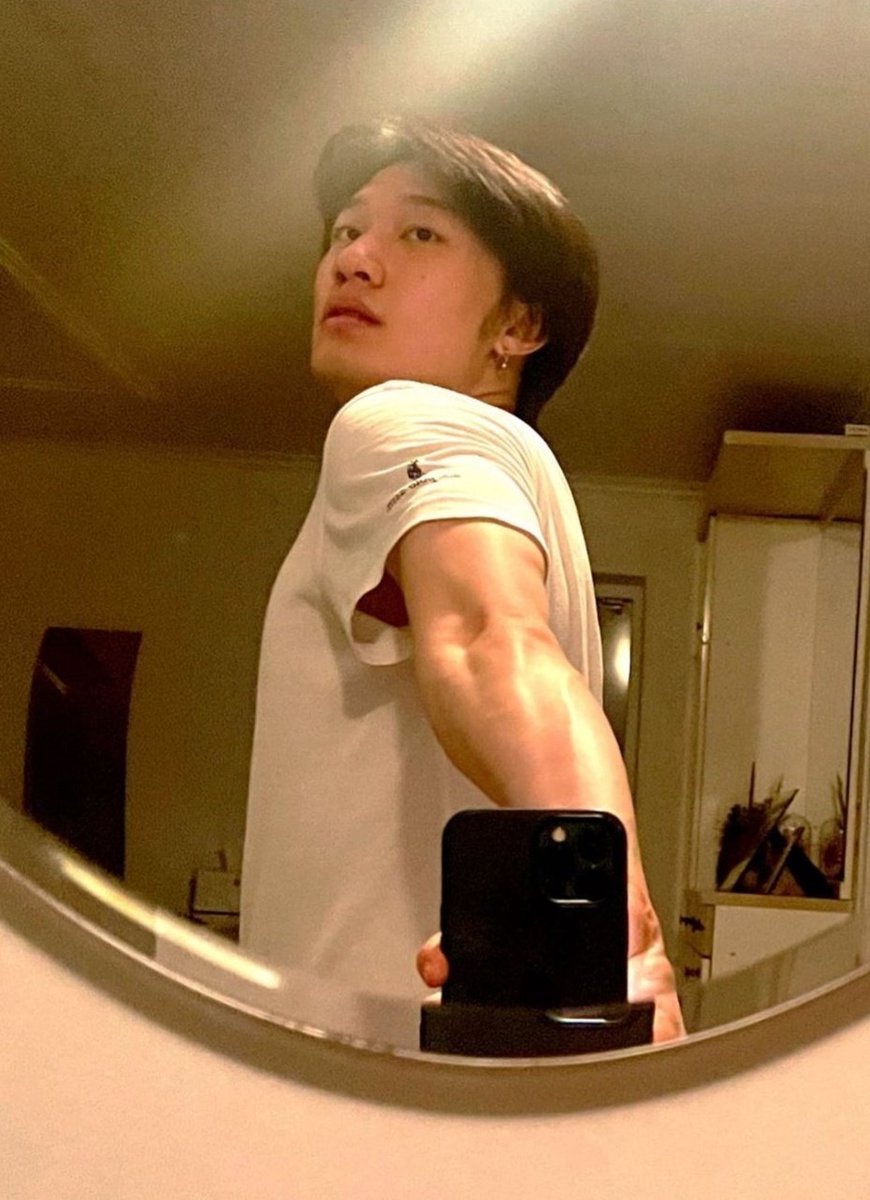 บิดองศาเดิมไม่ได้ละนะ ติดกล้าม55555555555555555555555
