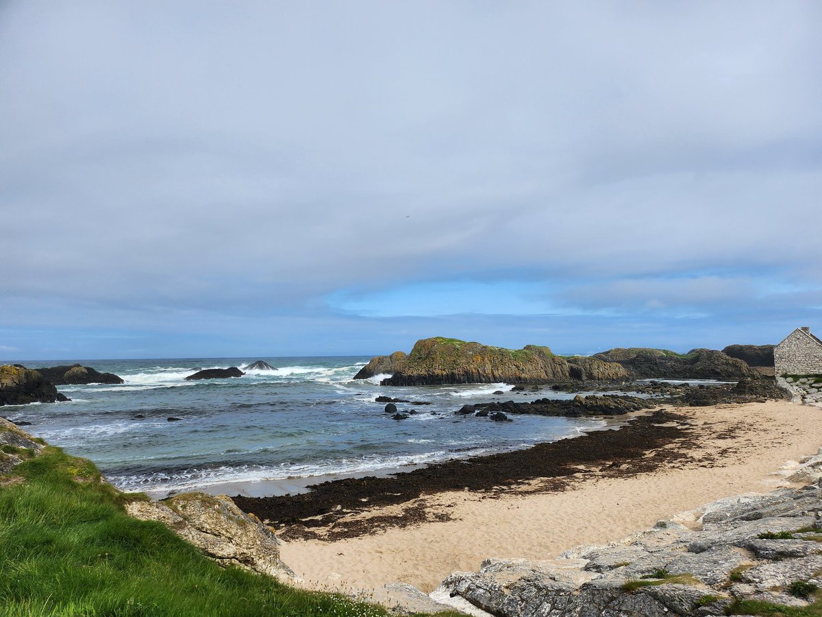 Ballintoy Harbour @WeatherCee @angie_weather @barrabest @geoff_maskell @Rita_utv @WeatherAisling @Louise_utv @LoveBallymena @LoveBallycastle @Ballycastle_NI @VisitCauseway @deric_tv @DiscoverNI