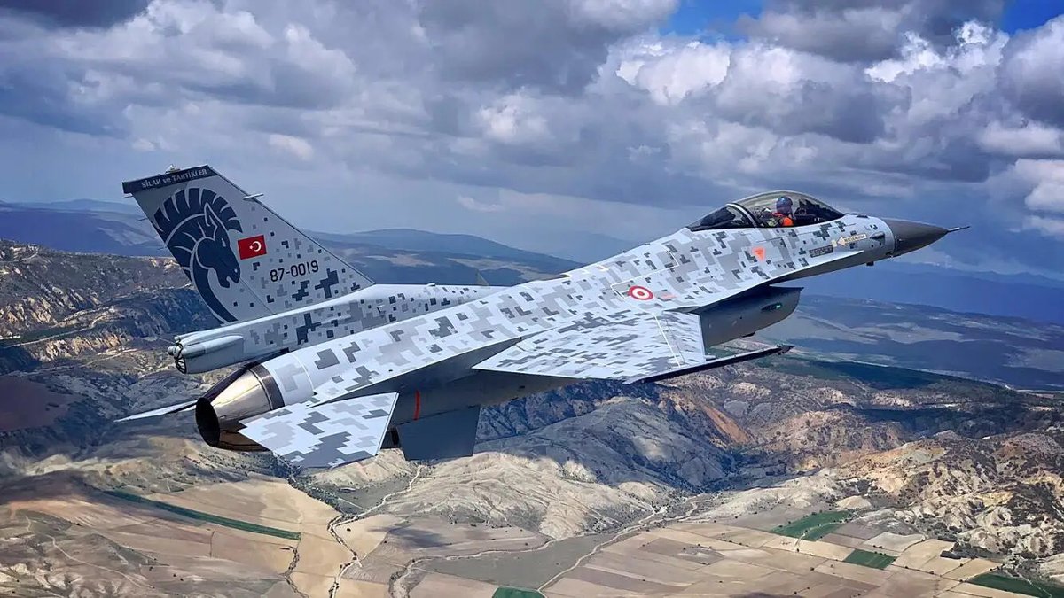 MURAD AESA radarı şu an modernize edilen ÖZGÜR F-16 Blok 30'larda mevcut değil. Lakin radarımız hazır olunca uçaklara entegre edilecek.

İsmail Demir | Savunma Sanayii Başkanı