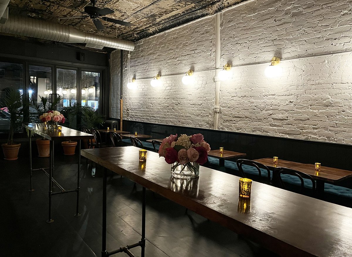 breukelenstrat's tweet photo. Park Slope neighborhood bar, The Armory, believes in giving back, which is why they created #NonprofitMondays. Host an event on a Monday night for $0 rental fee + they'll donate a portion of the bar proceeds that evening. https://t.co/fy0FY73ZGw https://t.co/FYnMdzWPJh
